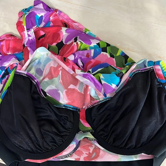 Miraclesuit Watercolor Floral Tankini Top - Size 10 - Picture 7 of 7